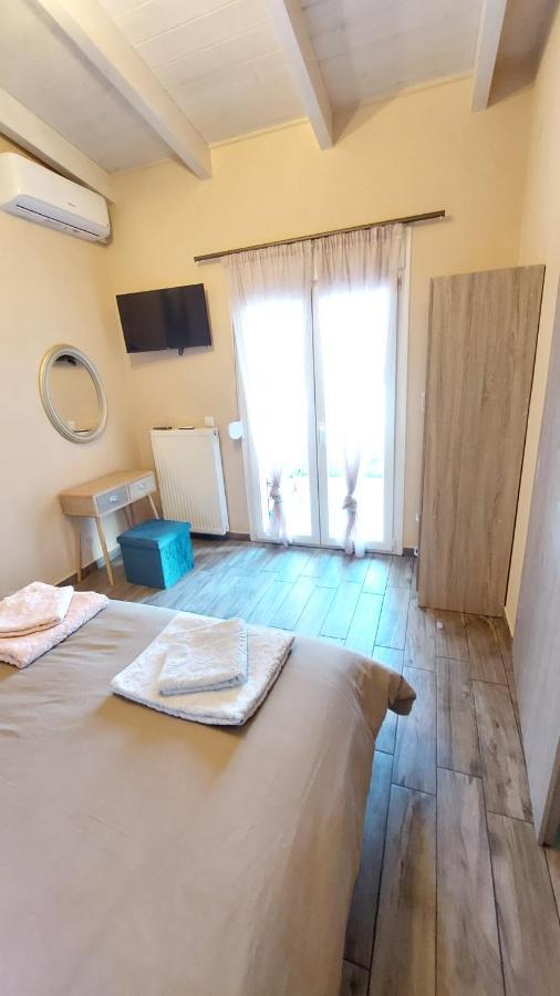 Ria'S Gardenview Apartment Giannina Esterno foto